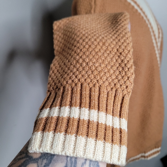 Maverick The Collection Cassandra V-Neck Sweater - Picture 8 of 9